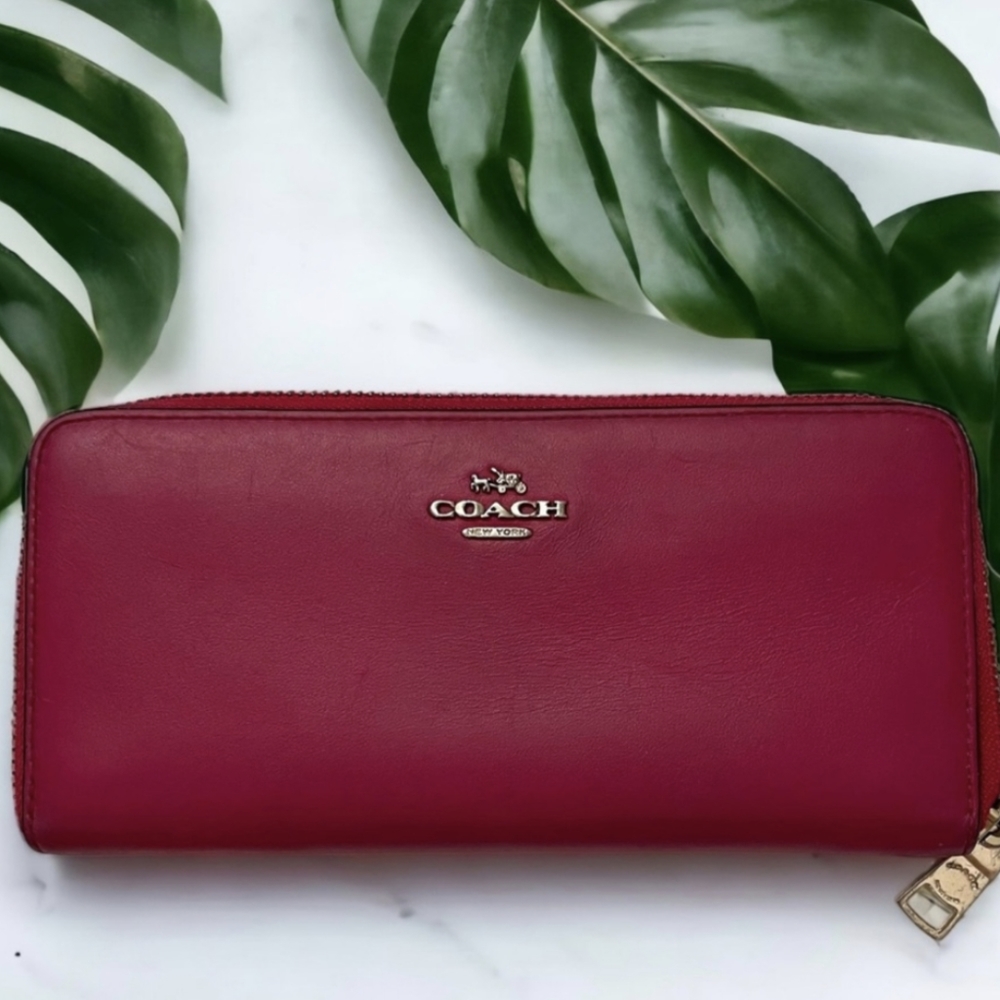 Coach slim accordion wallet Berry pink gold tone